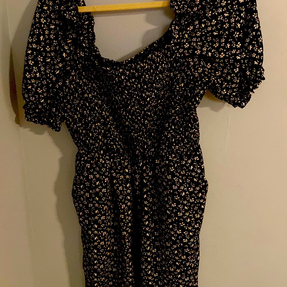 Floral jumpsuit with pockets and ribbed waist area